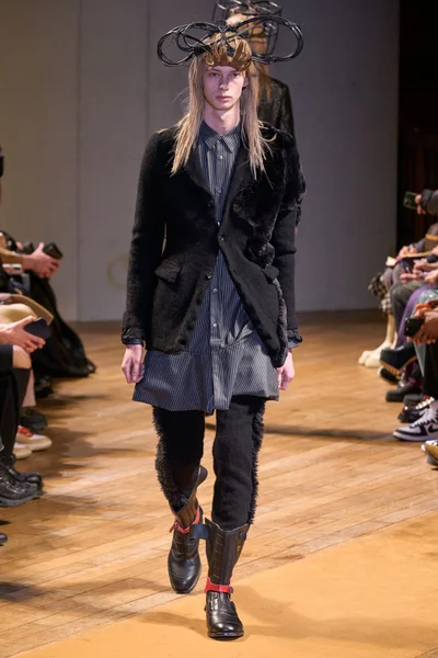 Look 17